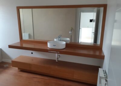 Muebles de Baño a Medida en Madrid, en madera clara